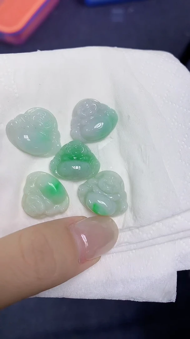 翡翠未镶嵌颈饰天然缅甸翡翠A货多样性发其一