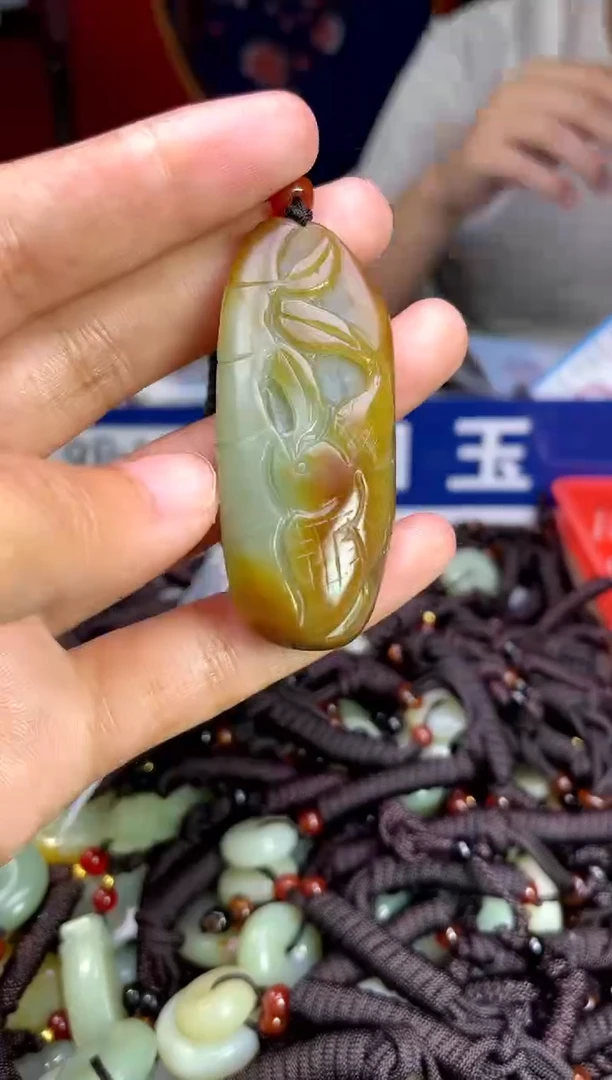 未镶嵌和田玉挂件1