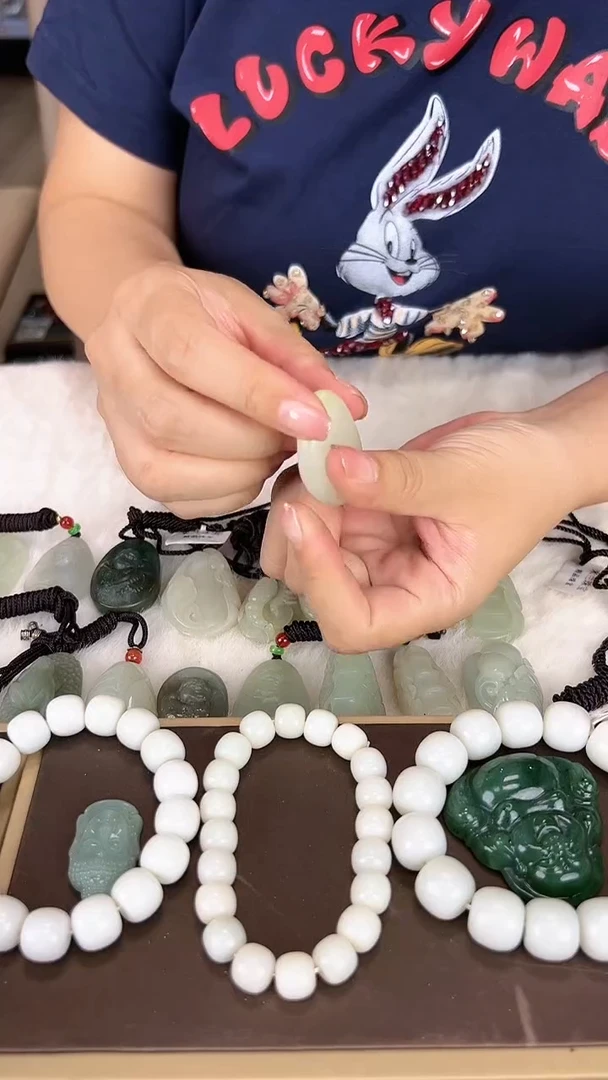 和田玉（糖玉）未镶嵌挂件25