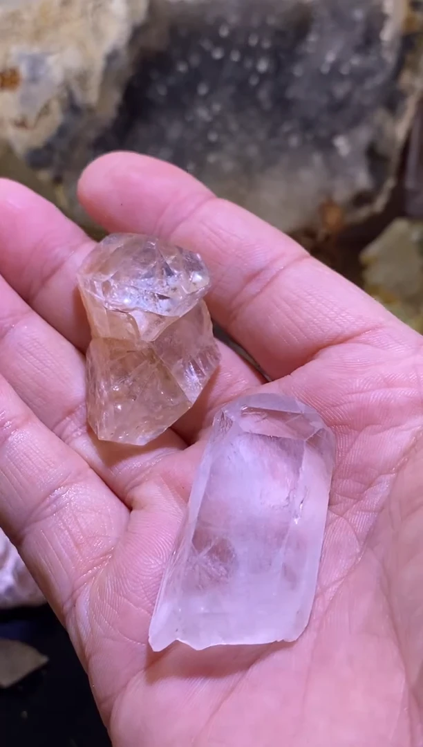 未镶嵌珠宝半成品水晶2颗