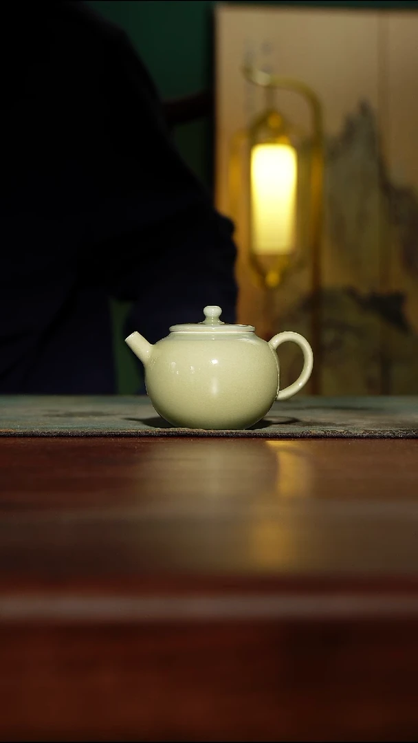 【览古雅韵】米黄壶