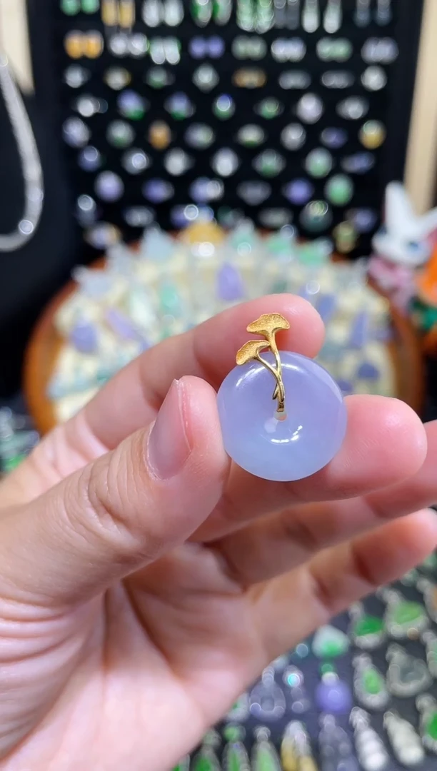 颈饰18K金镶嵌翡翠冰粉紫平安扣吊坠