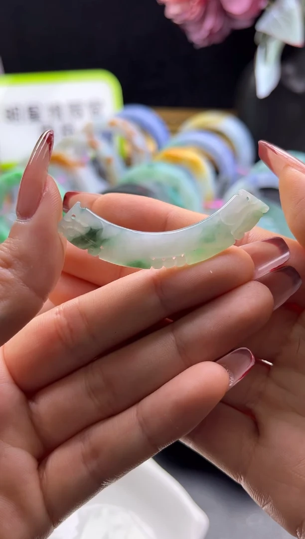 未镶嵌挂件翡翠玉璜