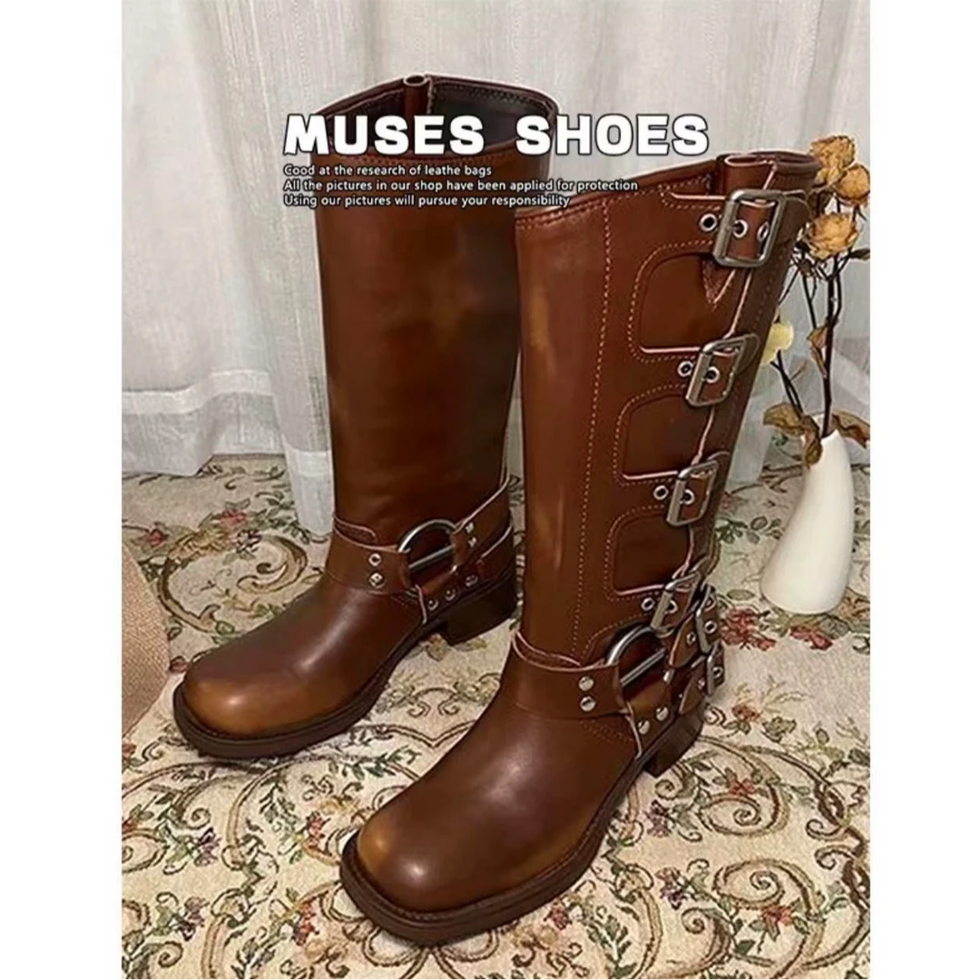 1573-1 惠惠家女鞋 复古带排扣方圆头骑士靴