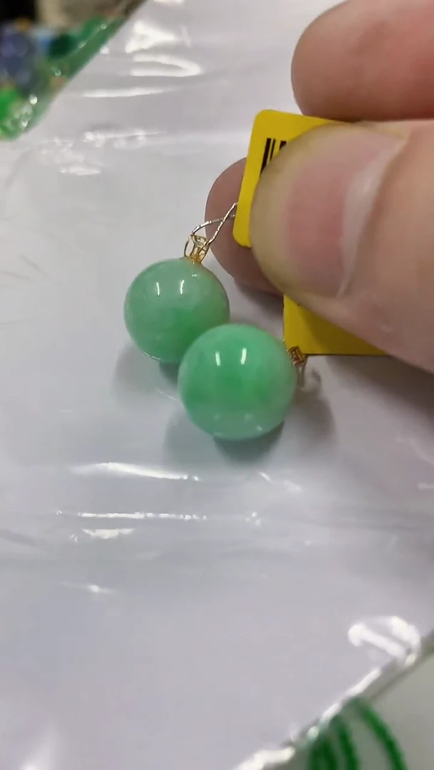 翡翠18K金镶嵌吊坠(不含链)多样性发货其中一件