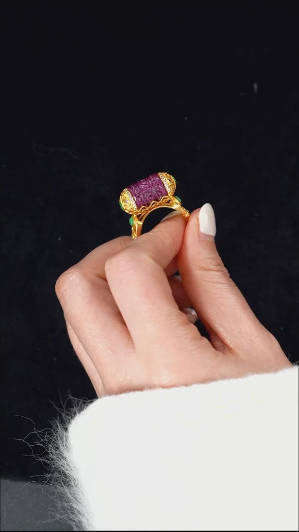 颈饰未镶嵌红宝石戒指9