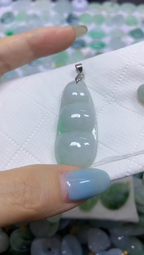 翡翠未镶嵌颈饰天然翡翠A货