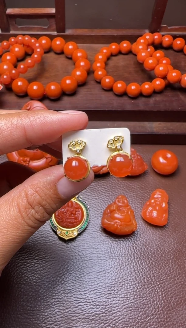 未镶嵌颈饰玛瑙/玉髓耳钉