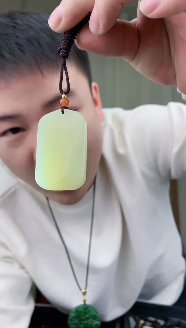 【闪购商品】和田玉挂件未镶嵌拍一发一，多样性发货！