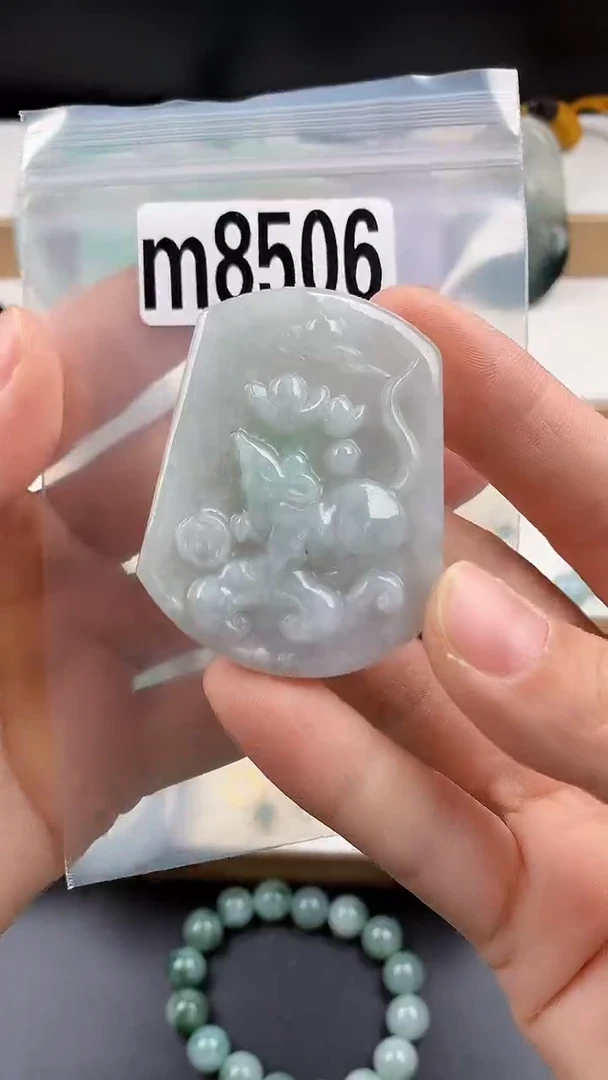 颈饰未镶嵌翡翠天然翡翠吊坠挂件
