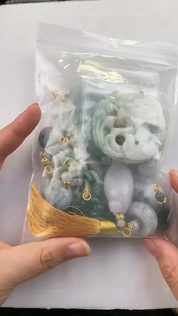 【闪购商品】翡翠颈饰未镶嵌翡翠一堆1088