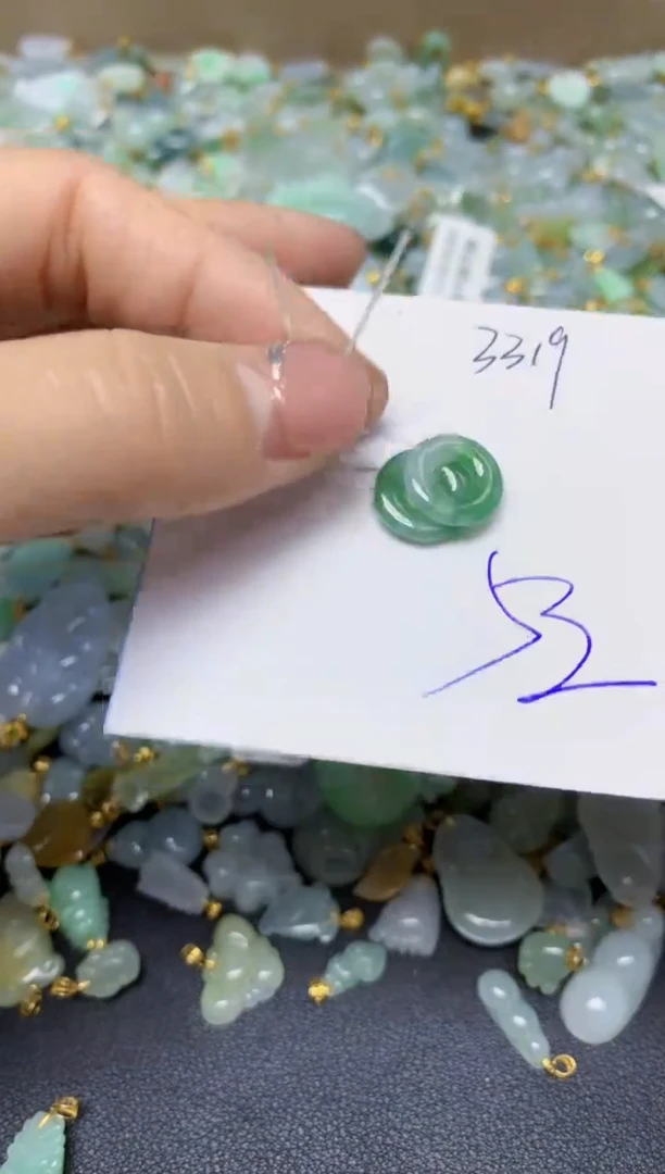 【闪购商品】翡翠挂件未镶嵌 天然翡翠A货