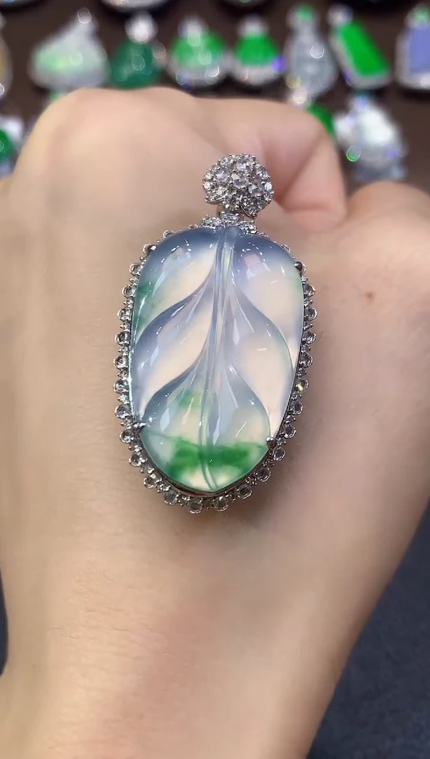 吊坠(不含链)18K金镶嵌翡翠A143