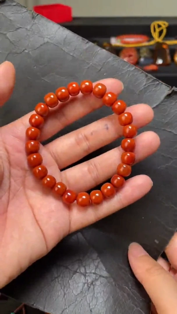 未镶嵌66南红玛瑙手串