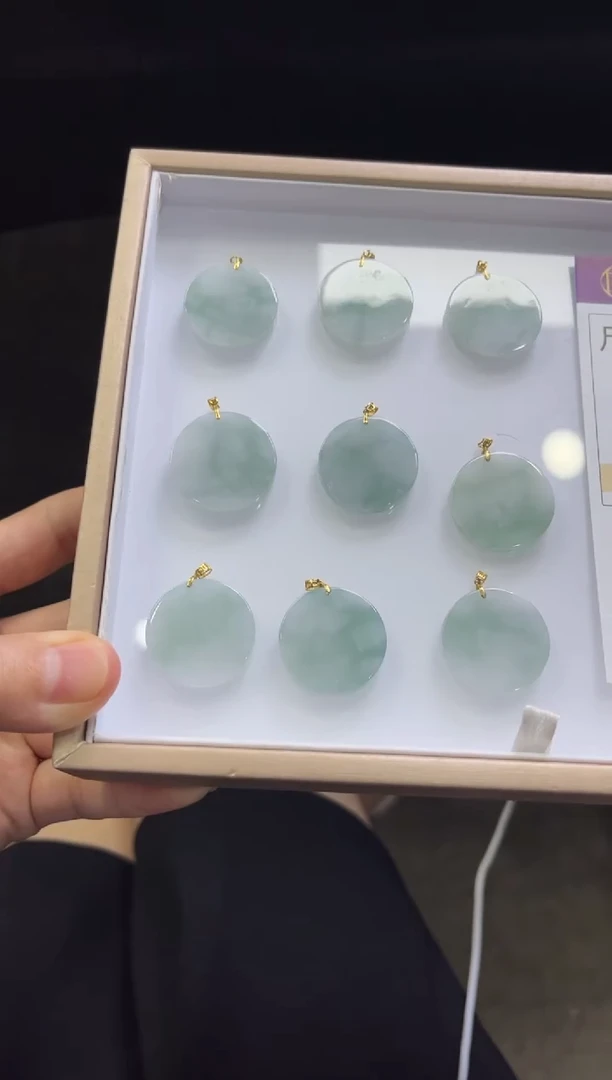 翡翠18K金镶嵌颈饰Z55/多样性发一件/配绳子