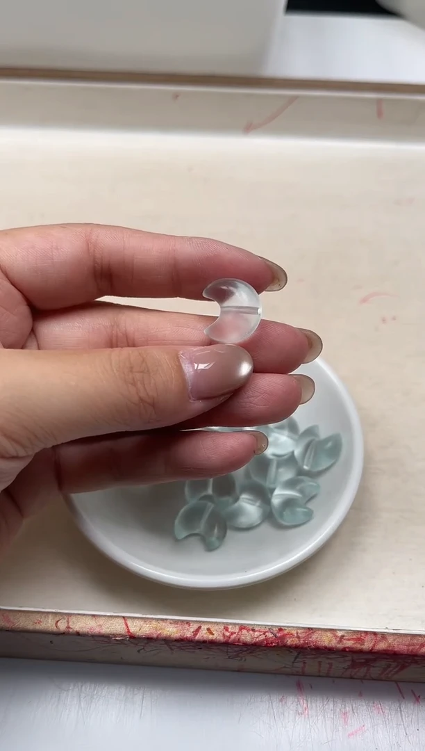 散珠未镶嵌水晶D549 海蓝水晶 月亮 1个9.9元