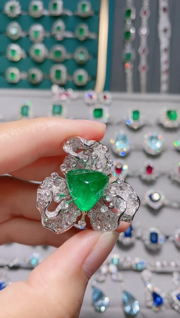 18K金镶嵌18K金戒指祖母绿?****）.