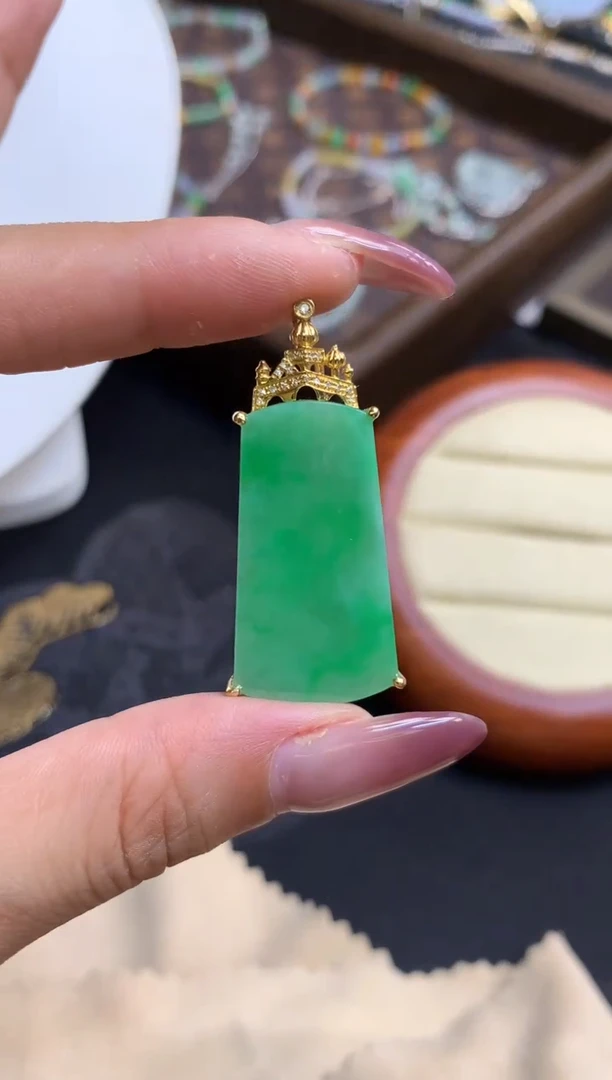 翡翠18K金镶嵌吊坠(不含链)无事牌