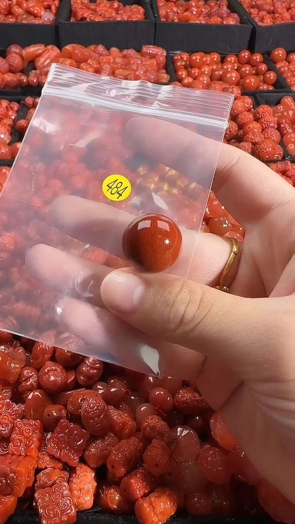 颈饰未镶嵌南红玛瑙小**儿2