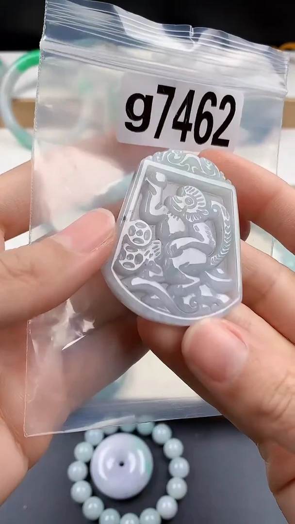 颈饰未镶嵌翡翠天然翡翠吊坠挂件