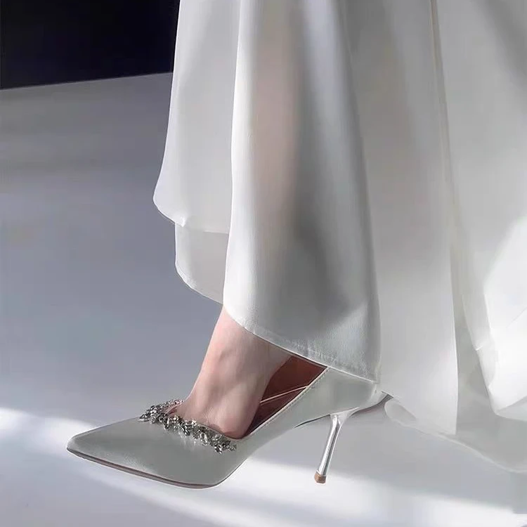 水钻高跟鞋女2025新款浅口尖头细跟白色真皮法式婚鞋气质名媛单鞋