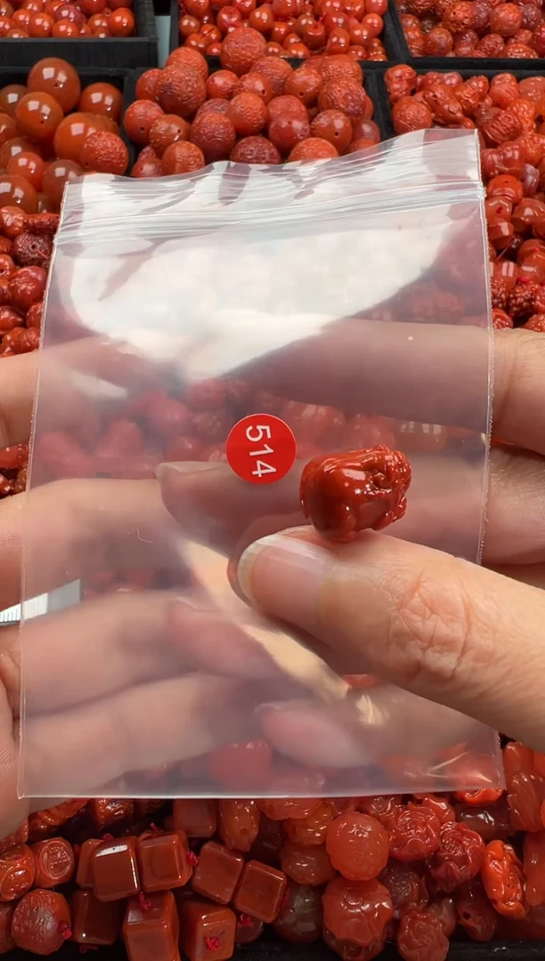 南红玛瑙未镶嵌颈饰1