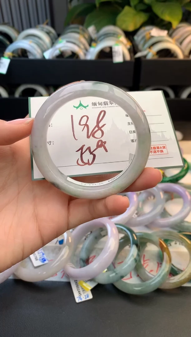 未镶嵌定制翡翠金*毛货需精细抛光+多人