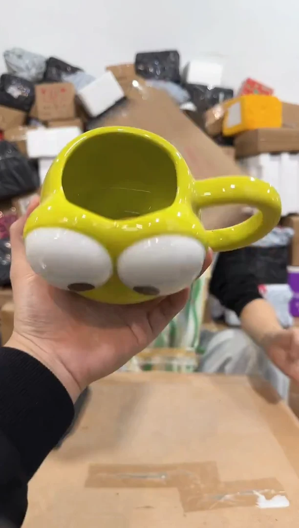 瓷片大眼蛙头杯