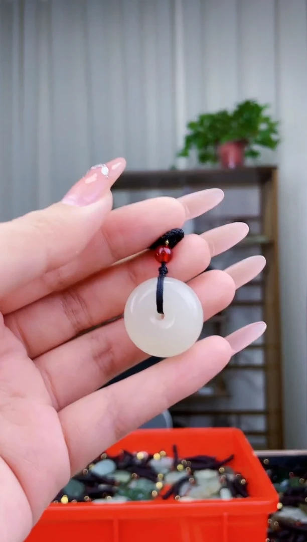 和田玉未镶嵌挂件拍一发一，多样性发货！