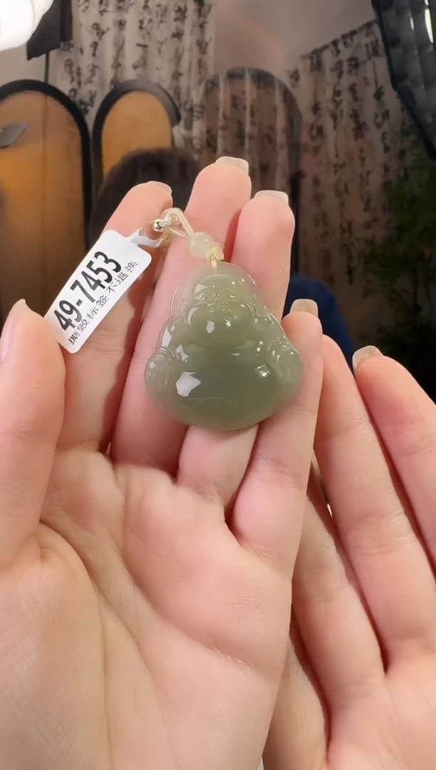 和田玉未镶嵌颈饰佛公7453