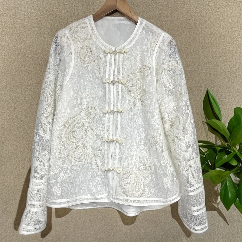 新中式时尚感重工刺绣上衣