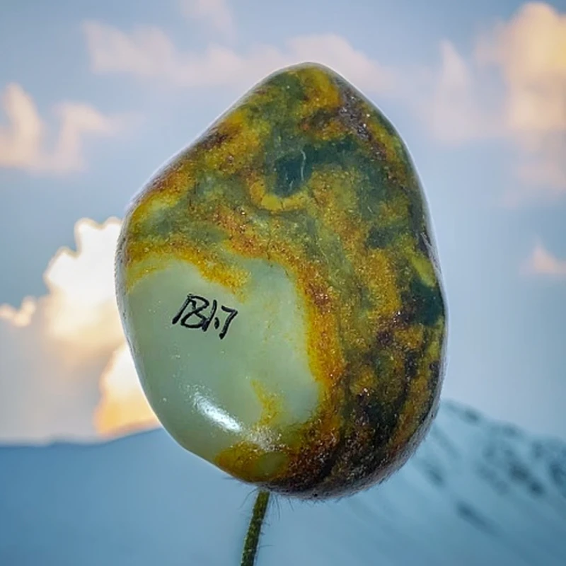 和田玉把件原石冰透吊坠聚红沁自然把件多规格喜欢下单多样性发货