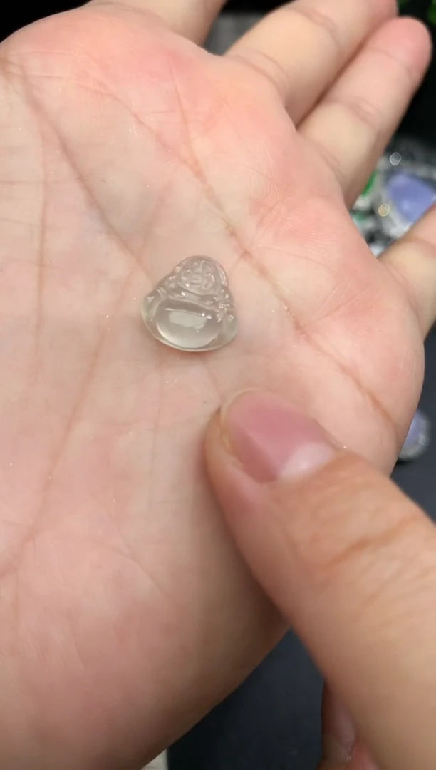 颈饰未镶嵌翡翠正*佛