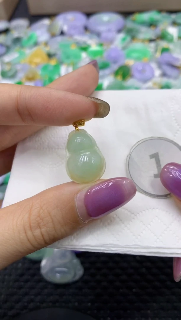 颈饰未镶嵌翡翠天然缅甸翡翠A货