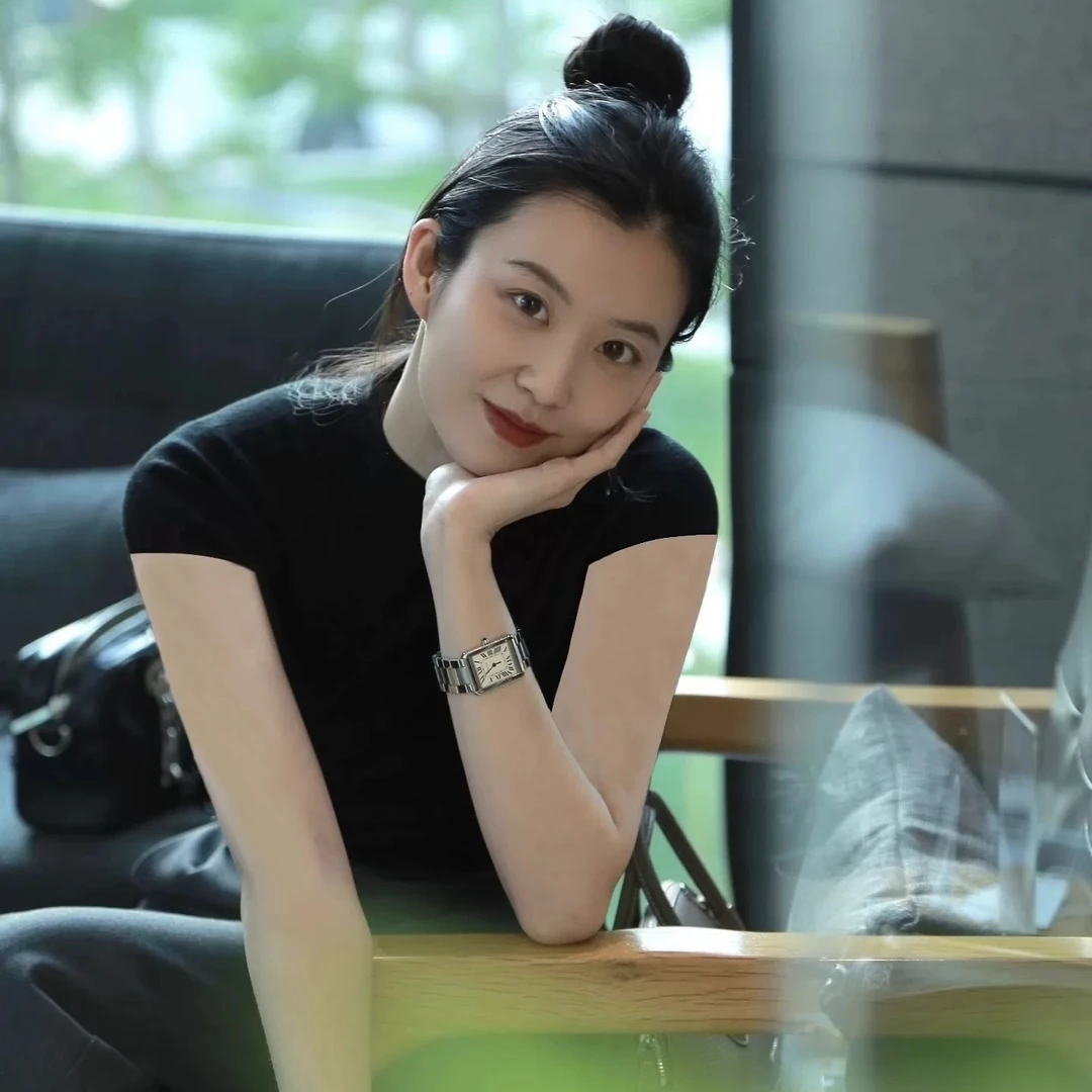 简约半高领黑色薄款打底衫女士高级感飞飞袖修身显瘦内搭上衣T恤