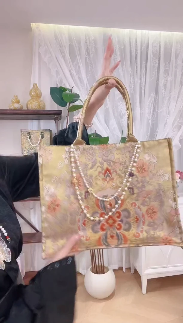 非遗西阵织 如图所示