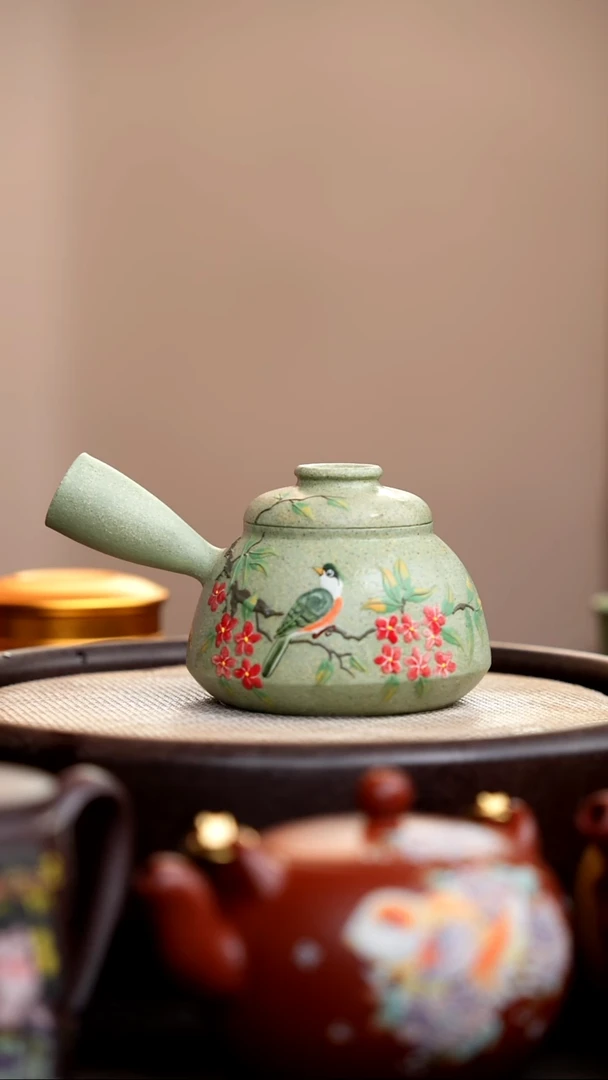 茶壶紫砂豆青砂巨轮侧把泥绘绿鸟