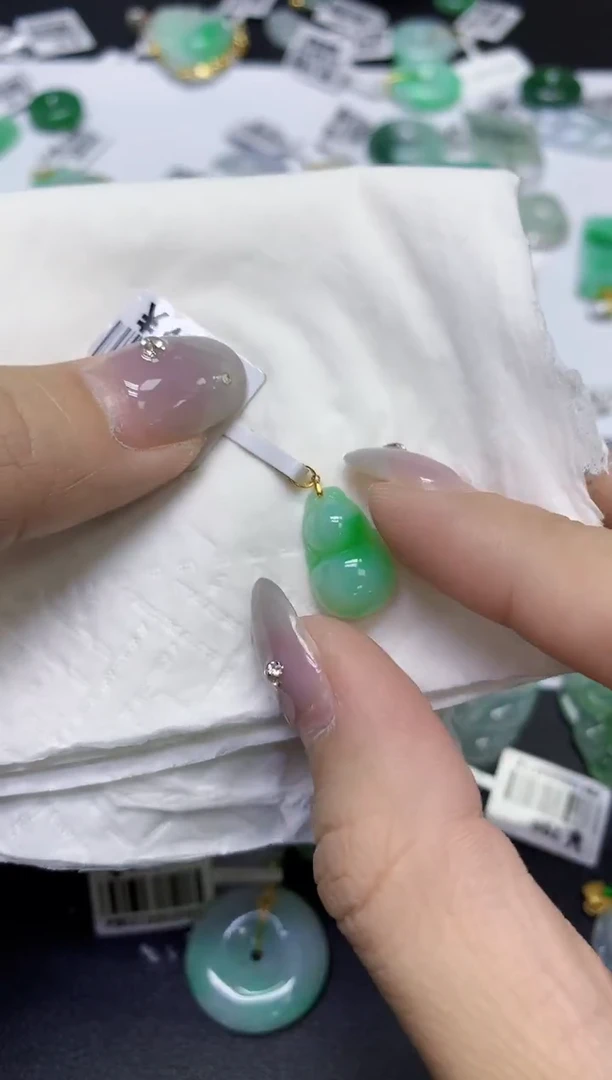 颈饰18K金镶嵌翡翠天然缅甸翡翠A货百元以上9元证书费自理