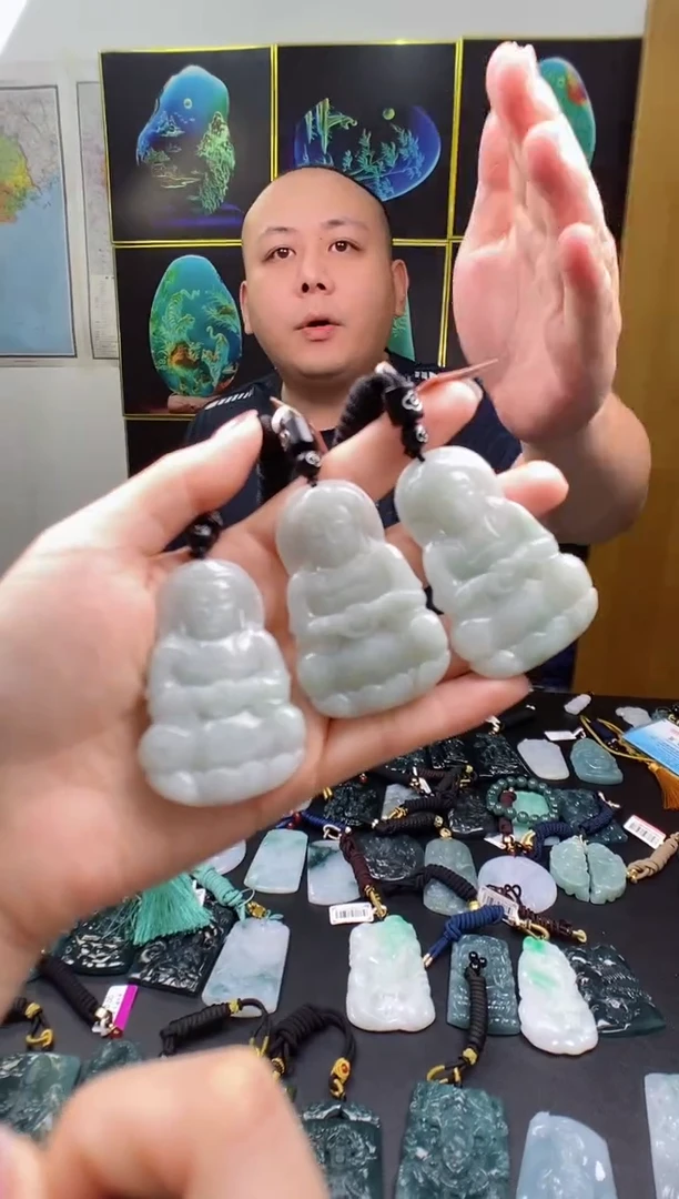 翡翠未镶嵌颈饰多样性发其一