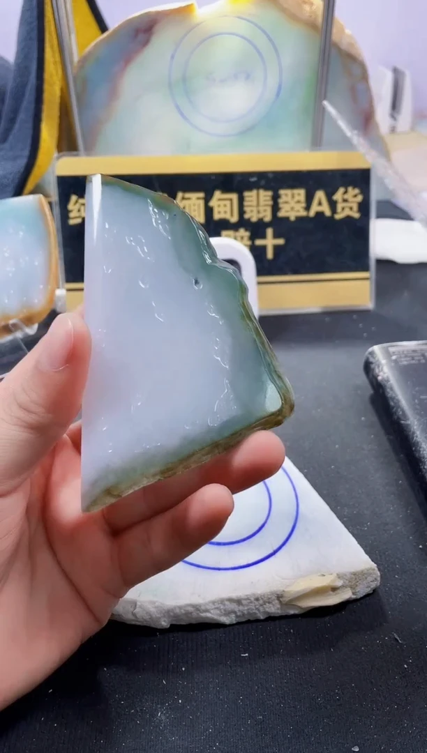 定制翡翠未镶嵌佛*翡翠884