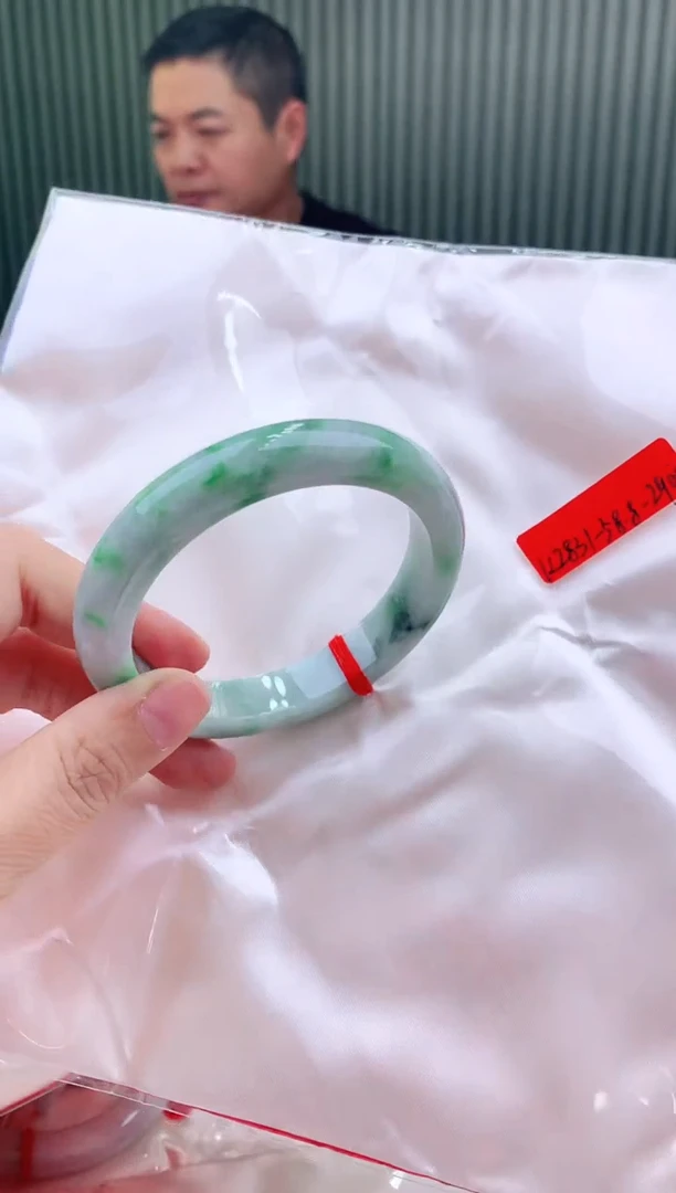 未镶嵌手镯翡翠58