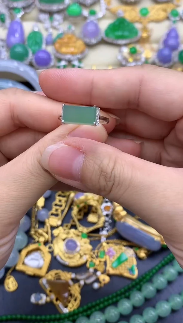 翡翠戒指18K金镶嵌218-中国好珍宝