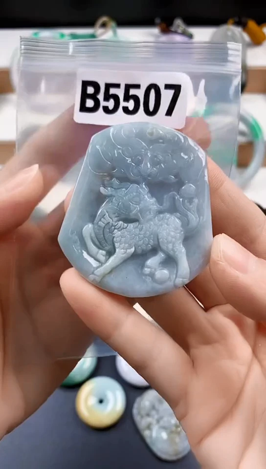 颈饰未镶嵌翡翠天然翡翠吊坠挂件