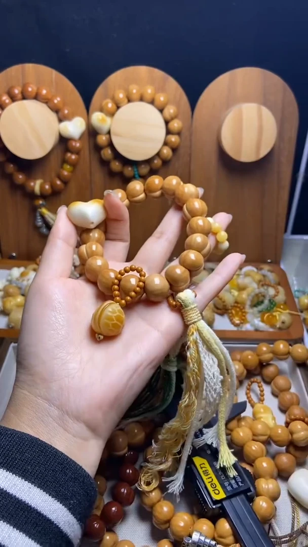 手串猴头核桃才****烧全品纯手工爱心黄跑环富甲吊坠奶油流苏手持