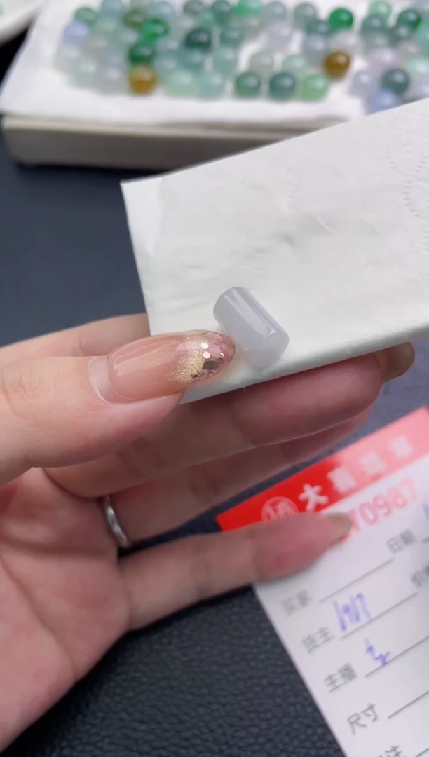 未镶嵌定制翡翠W**?珠子