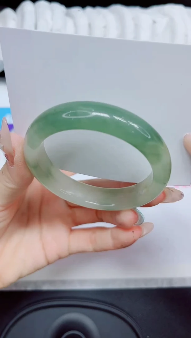 石英质玉手镯未镶嵌338