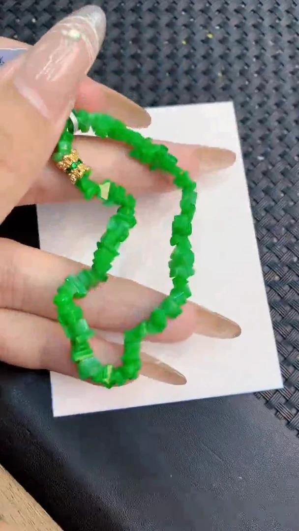 颈饰未镶嵌翡翠1