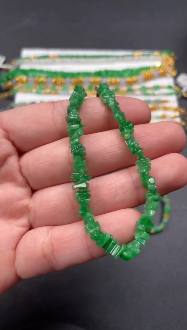 套链18K金镶嵌翡翠一条   P593