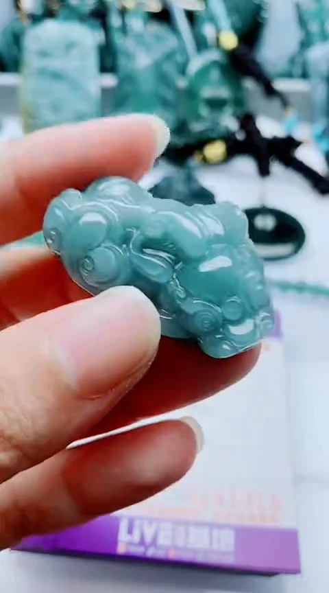 颈饰未镶嵌翡翠        多样性发其1一