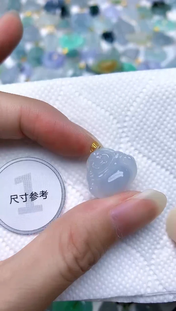 颈饰18K金镶嵌翡翠天然A货翡翠